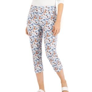 NWT Red, White and Blue Lightweight Bristol Jean Capris Size 12